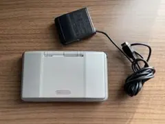 ジャンク品　Nintendo DS シルバー 本体 ACアダプター付