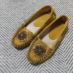 イエロー スエード モカシン ビーズ刺繍
