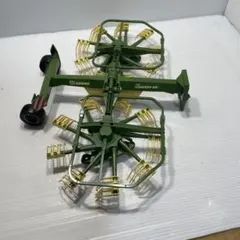 bruder Krone デュアルロータリーウインドローワー BR02216