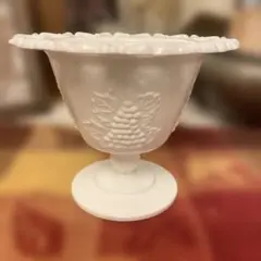 ヴィンテージ　コンポートホワイトグラス　ミルクガラス