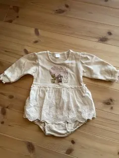 ベージュ クマ刺繍 レース付きロンパース80サイズ