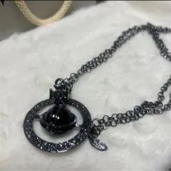 Vivienne Westwoodブラックオーブネックレス