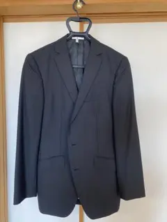 【売り切り】ブラックのスタイリッシュスーツ