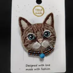 猫刺繍天然石つきブローチ