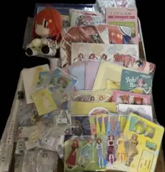 五等分の花嫁　アクスタ　タペストリー　他　グッズ　セット　大量　まとめ売り