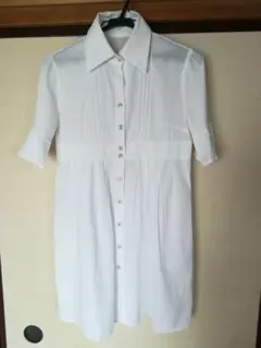 ブラウス　袖フリル　Mサイズ