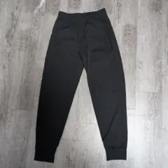 ユニクロ　ウルトラストレッチアクティブジョガーパンツ丈長め　ブラック色