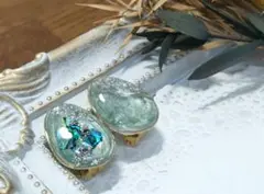 ♪ニュアンスグリーン×シェル×銀箔　蝶バネ式イヤリング　レジンアクセサリー♪
