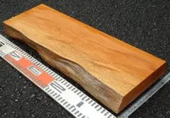 ラカンマキ、光沢あるシマシマ杢目が見栄えあり！片耳付加工板。長70cm