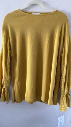 [新品未使用品]イエロー 水玉模様の長裾　長袖Tシャツ