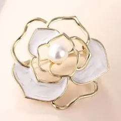 【値下】フラワーブローチ　パール　入学式卒業式　結婚式　卒園式入園式