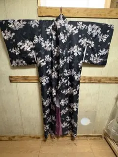 黒地花柄小紋着物　洗える着物