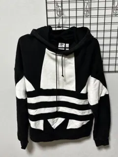 adidas ストライプデザイン パーカー