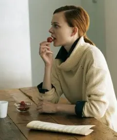 【新品】Soareak ルーズシルエットタートルニット