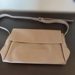 バッグ　レディース　斜めがけ　ショルダーバッグ　グレージュ　ファスナー付き