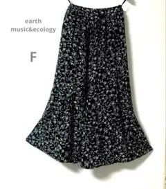 【美品】アースミュージック花柄 ロングフレアスカート ブラックウエストゴムFのサムネイル