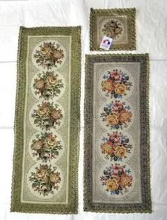花柄刺繍テーブルセンターと 花瓶敷き3点セット