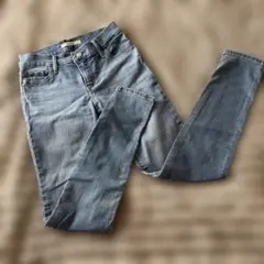 Levi's 311 SHAPING SKINNY デニムパンツ W26のサムネイル