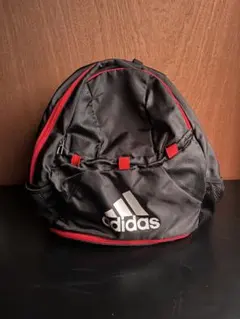 adidas バックパック 黒 赤