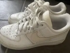 NIKE AIR FORCE 1 ホワイト スニーカーのサムネイル