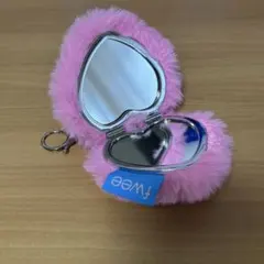 fwee 先着限定品 ファー ハート型ミラー キーホルダー付き
