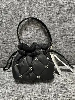 3COINS　スリーコインズ ビーズ付きキルティングミニポーチ ブラック　巾着