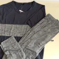 ダークグレーにグレーのボーダーのTシャツ 、パンツセット