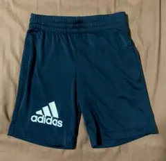 adidas ブラック　ショートパンツ　110