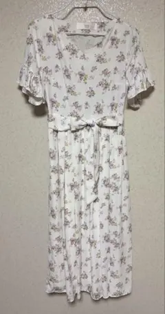美品　tocco closet 花柄フリル袖ロングワンピース　ウエストリボン付き