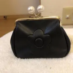 MARY QUANT マリークワント 黒 花 ポーチ がま口