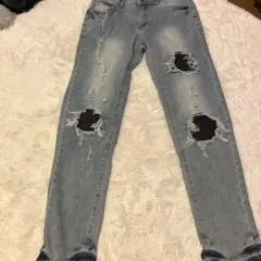 ダメージ加工ジーンズ