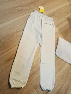 【新品タグ付き】MARC JACOBS ホワイト ジョガーパンツ
