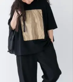 prit プリット　ブラック ゴールド スクエアデザイン 半袖Tシャツのサムネイル