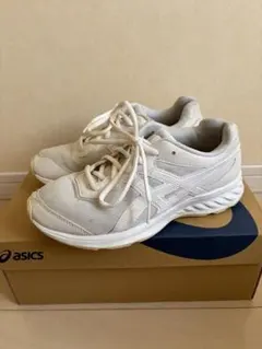 asics レディース スニーカー ホワイトのサムネイル