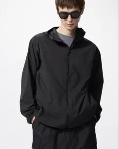 UNIQLO ユニクロ　ポケッタブルUVカットパーカー