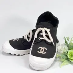 CHANEL シャネル　ブラック スニーカー　ココマーク　ブランド　高級