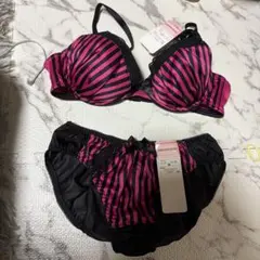 C75 ブラジャーとMショーツセット ピンク黒ストライプ