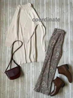 美品　ロング丈ニットワンピース　アイボリーL