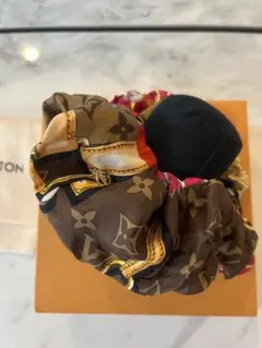 LOUIS VUITTON レオパード柄 シュシュ - メルカリ
