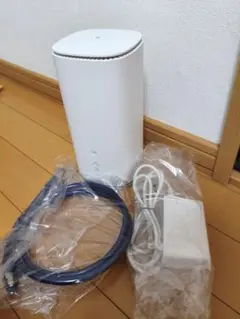 Speed Wi-Fi HOME 5G L13 ホワイトのサムネイル