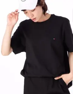 TOMMY HILFIGER ブラック Sサイズ ワンポイント ロゴ 半袖