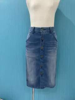 rienda デニムボタン付き膝丈スカートのサムネイル