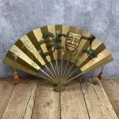 純銀仕上 秀雄作 松竹梅金彩飾り扇子 ガラスケース付 - メルカリ