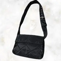 ブラックキルティングショルダーバッグ