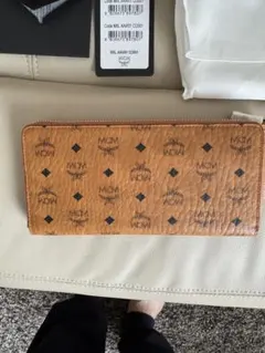 最終価格8/6まで　新品 MCM 長財布 コニャック値下げ交渉OKのサムネイル