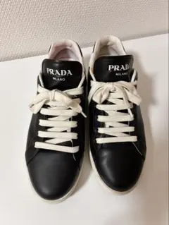 PRADA ブラックレザー　スニーカーのサムネイル