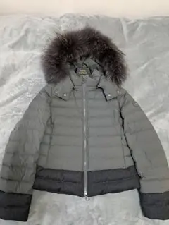 美品TATRAS ヴァレナ ダウンジャケット ラクーンファー 3wayカーキ タトラス ダウン VARENA ラクーン 3way カーキ グレー L