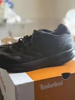 adidasブラック スニーカー※1度着用