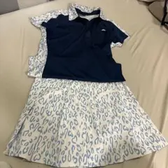 ネイビー ポロシャツとレオパード柄スカートセット