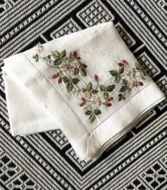 専用です　週末はゴー☆ジャスな手刺繍ハンカチで！ ウェジット②